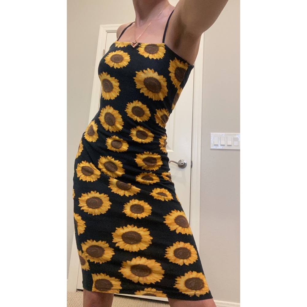 XS Sunflower strap dress 🌻